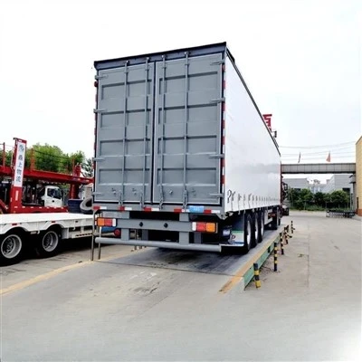 Trailer Semi Berpendingin Ringan